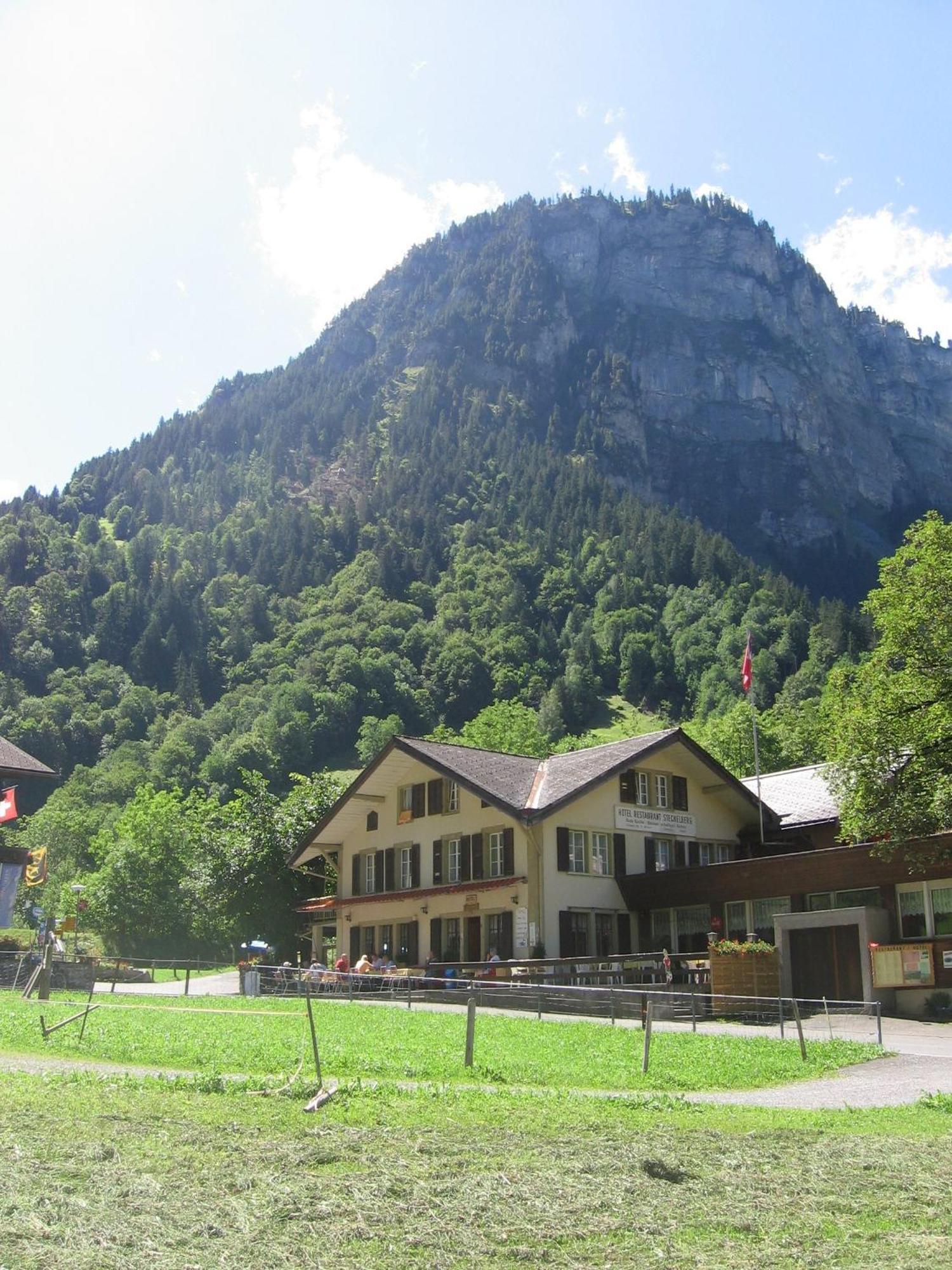 Hotel-restaurant